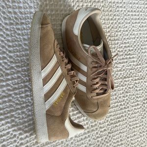 Adidas women’s gazelles. Size 6.  Rare beige and peach tone suede from Spain